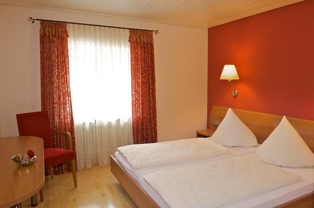 Gasthof Zum Kreuz Neuenburg am Rhein Habitación foto